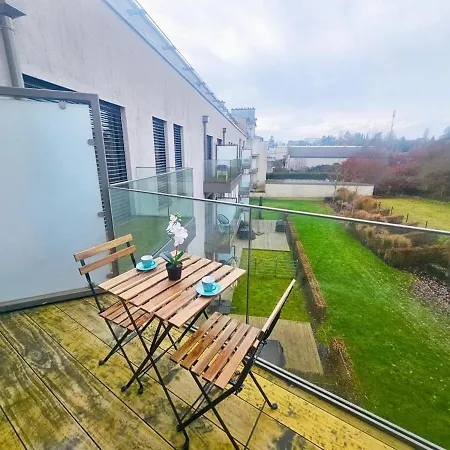 Apartman Sunny W Terrace&parking Spaces