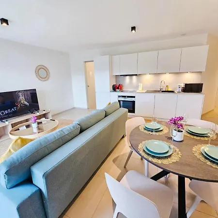 Apartman Sunny W Terrace&parking Spaces *