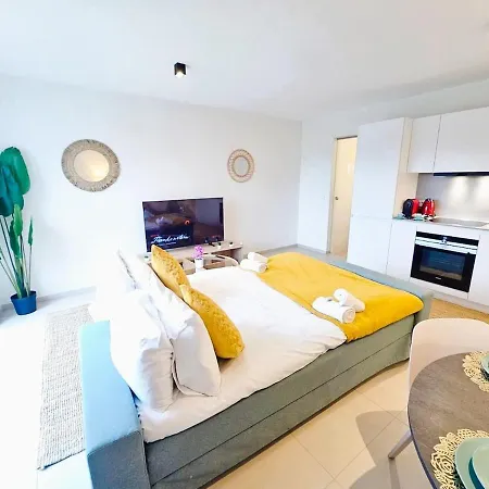 Apartman Sunny W Terrace&parking Spaces