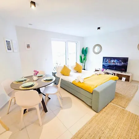 Sunny W Terrace&parking Spaces Apartman *